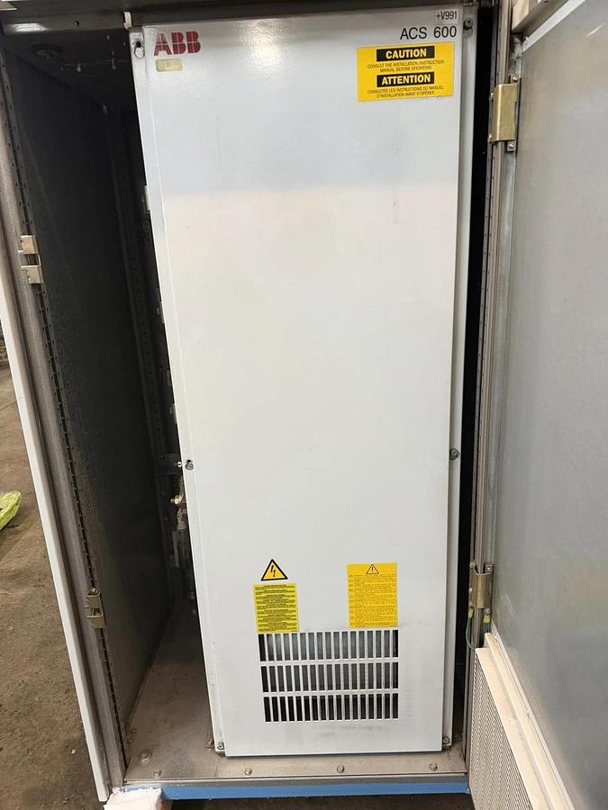 Used ABB MULTI SPEED DRIVE CABINET ACS627-0490-5-00EB1200802 3-PHASE 593 AMP 480 VAC