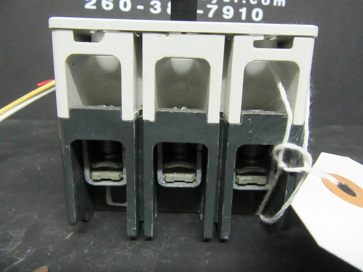 Used 3 AMP ALLEN BRADLEY 140M-H8 BREAKER 140M-H8P-B30 3 POLE 480 VAC W/ SHUNT TRIP