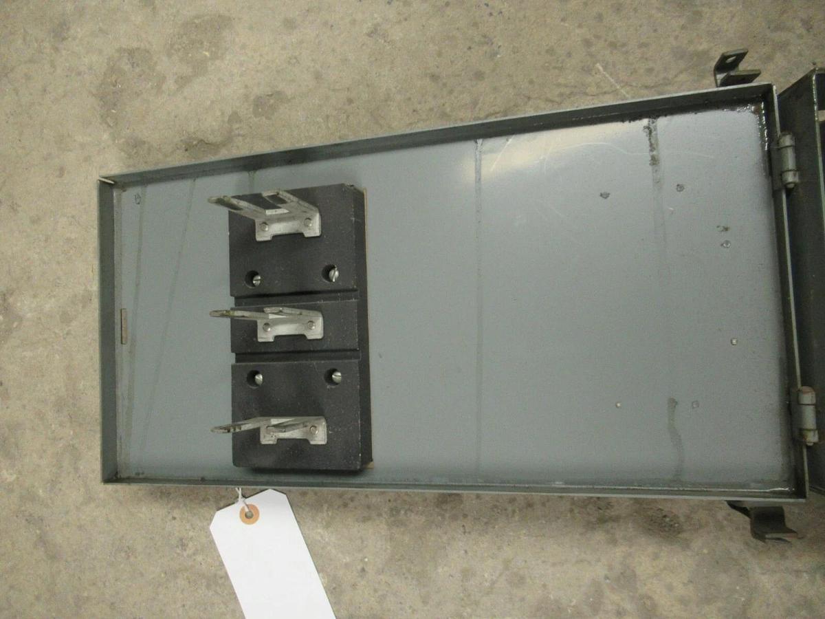 Used WESTINGHOUSE COP 30 AMP 240V FUSIBLE BUSS BUS PLUG STYLE 454D339G03 TAP