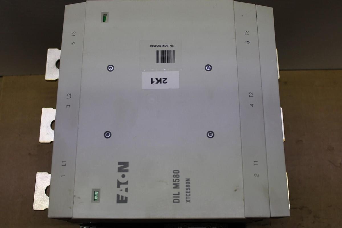 Used EATON VACUUM CONTACTOR DIL-M580 XTCE580N 600 VOLT 980 AMP 600 HP COIL: 110-240V