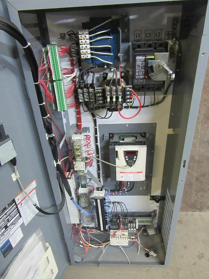 Used SQUARE D M-FLEX VARIABLE SPEED DRIVE MFDFG4VY ATV61HU30N4 5 HP 4 KW 460 VOLT