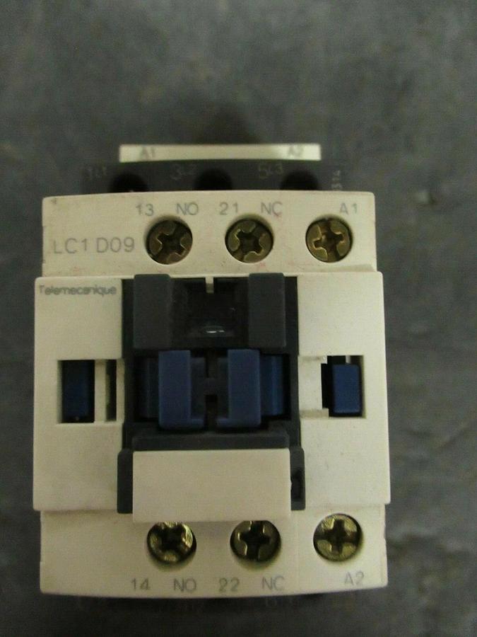 Used SCHNEIDER CONTACTOR LC1D09  25 AMP 600 VAC 7.5 HP **WARRANTY INCLUDED!**