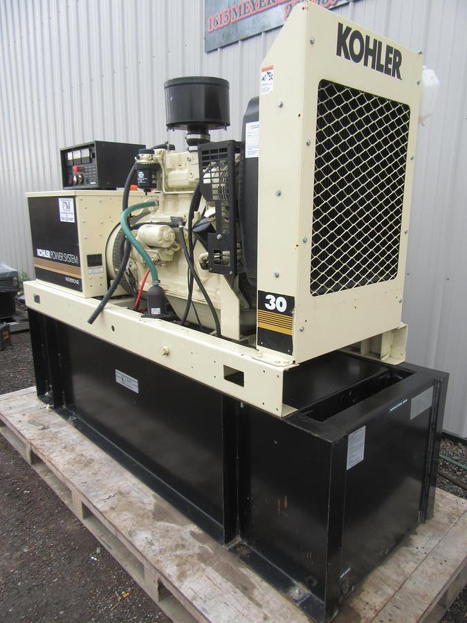 Used 30KW DIESEL GENERATOR  KOHLER 120/240 V JOHN DEERE  12-LEAD RECONNECTABLE 33 KW