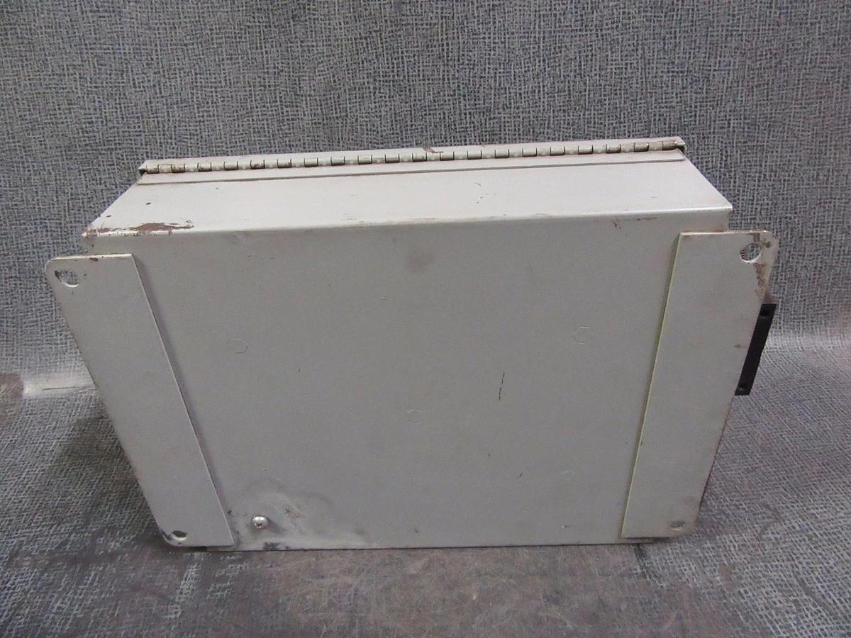 Used CARRIER OIL-SENSE QUALITY MONITORING SENSOR 115V 1 PHASE MODEL 32GA400504-2