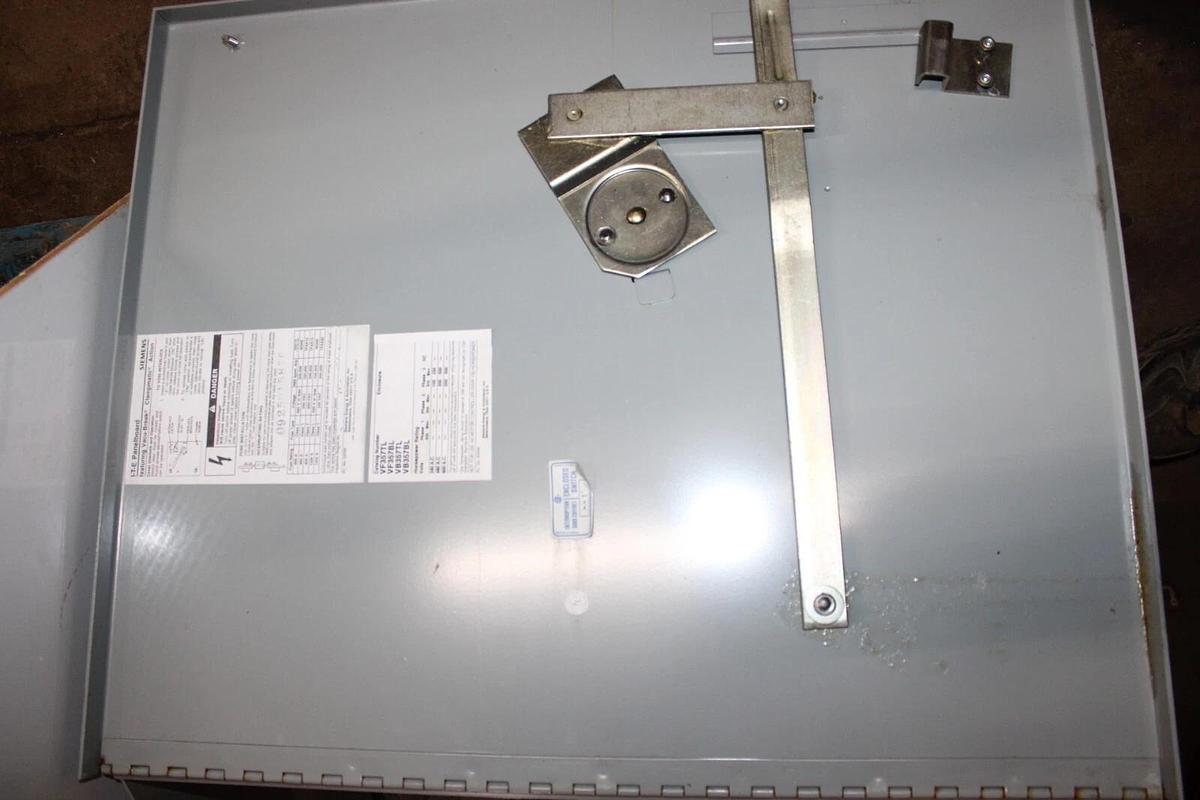 Used SIEMENS VACU-BREAK PANELBOARD DISCONNECT SWITCH VF357BL 800 AMP 600 VAC 3-PHASE