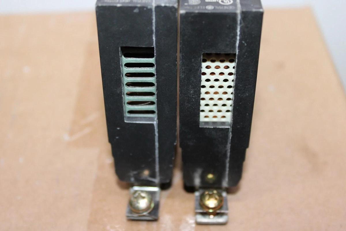 Used LOT OF 2 GE CIRCUIT BREAKER TEY120 20 AMP 1-POLE 277 VAC HID HACR TEY M-1068