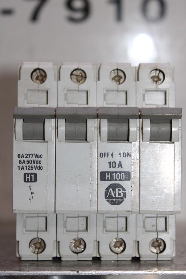 Used ALLEN BRADLEY CIRCUIT BREAKER 1492-ACB 1492-CB3 277 VAC 10 AMP 4-POLE