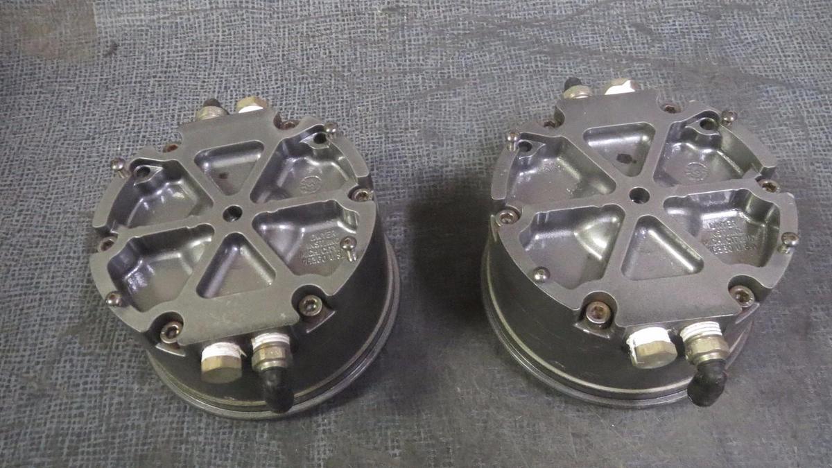 Used (1) DWYER CAPSUHELIC PRESSURE METER 500 PSIG (3400 kPa) MODEL: 4220C