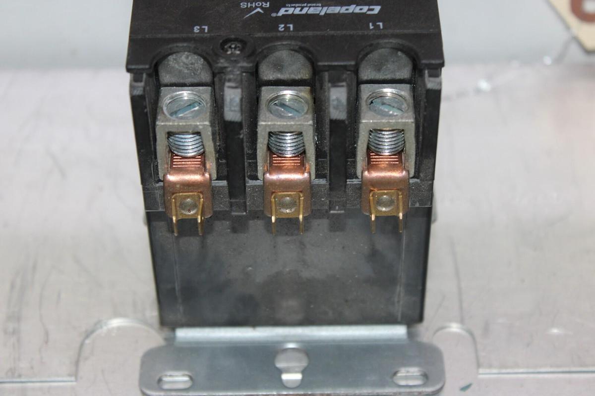 Used COPELAND CONTACTOR 012-3090-05 90 AMP 600 VOLT 3-PHASE 3-POLE COIL: 110/120 VAC