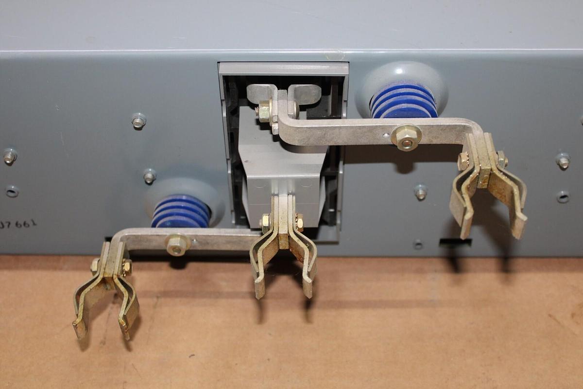 Used SQUARE D TANDEM DISCONNECT SWITCH QMB-362-T21W 30 AMP 600 VAC 3-PHASE