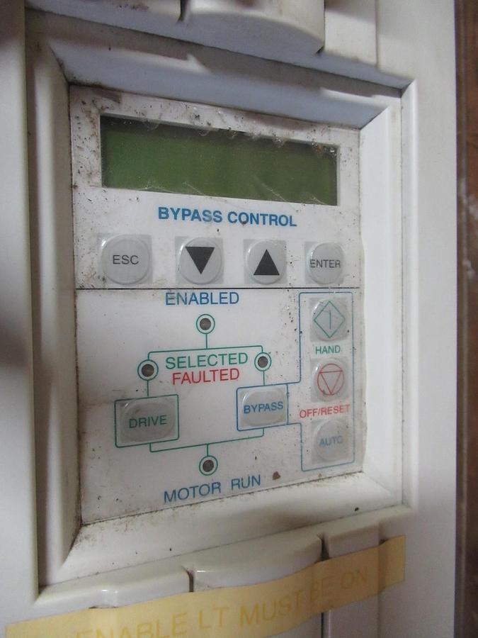 Used ABB VARIABLE SPEED DRIVE ACH550-VDR-015A-4 W/ BYPASS 10HP 3PHASE 480V 15.4A