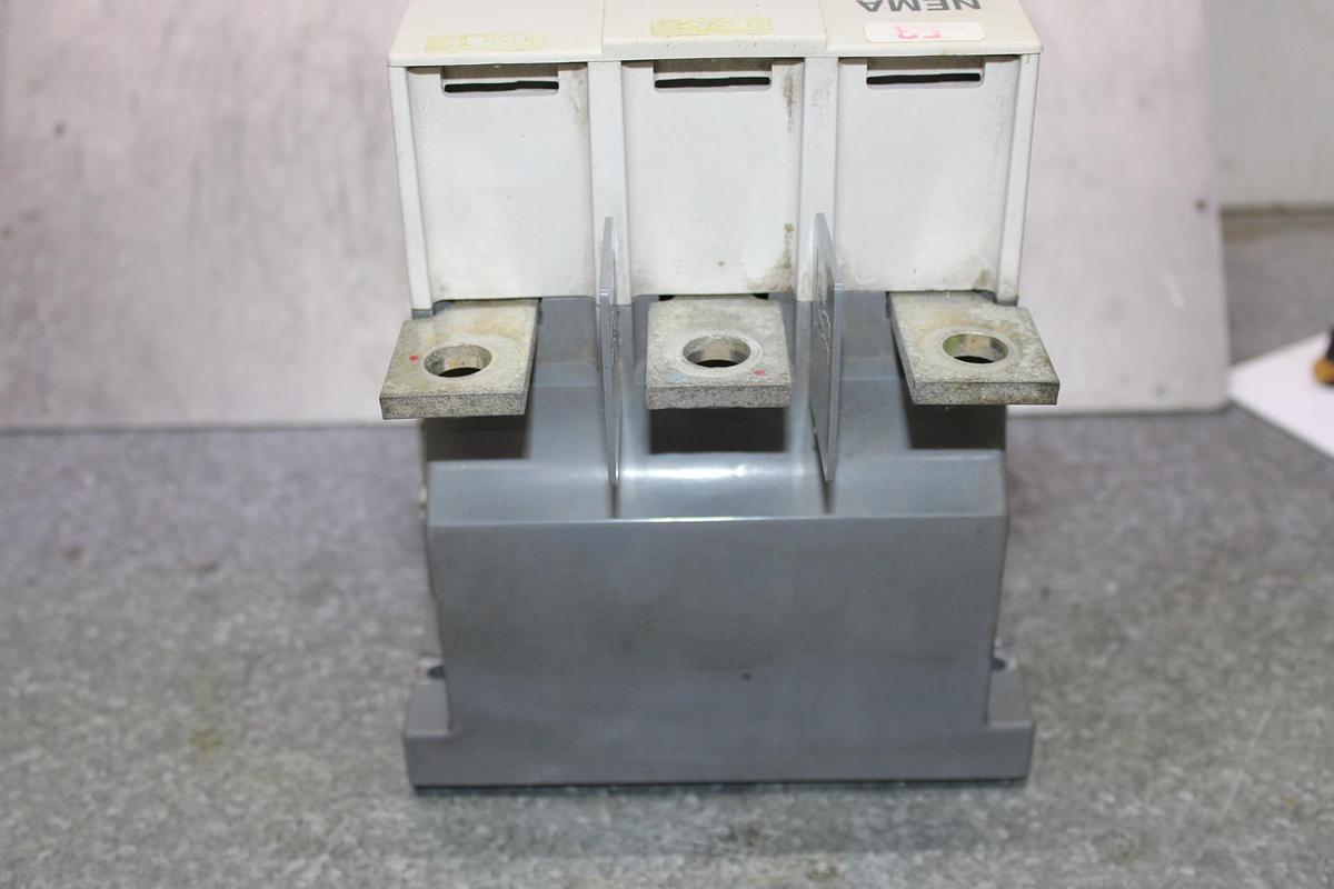Used CUTLER HAMMER NEMA CONTACTOR C10CN3 SIZE 1 27 AMP 3-PHASE