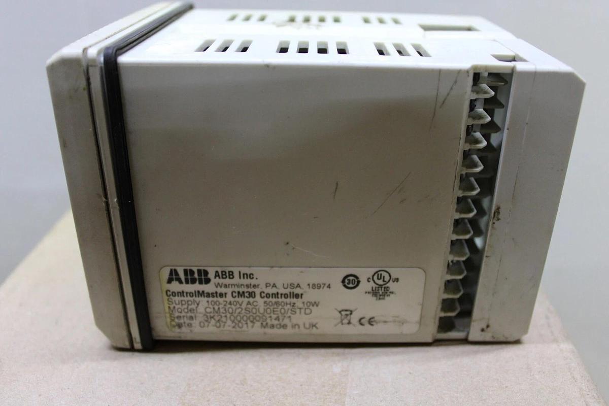 Used ABB CONTROLMASTER CM39 CONTROLLER CM30/2S0U0E0/STD 240 VAC 10 WATT