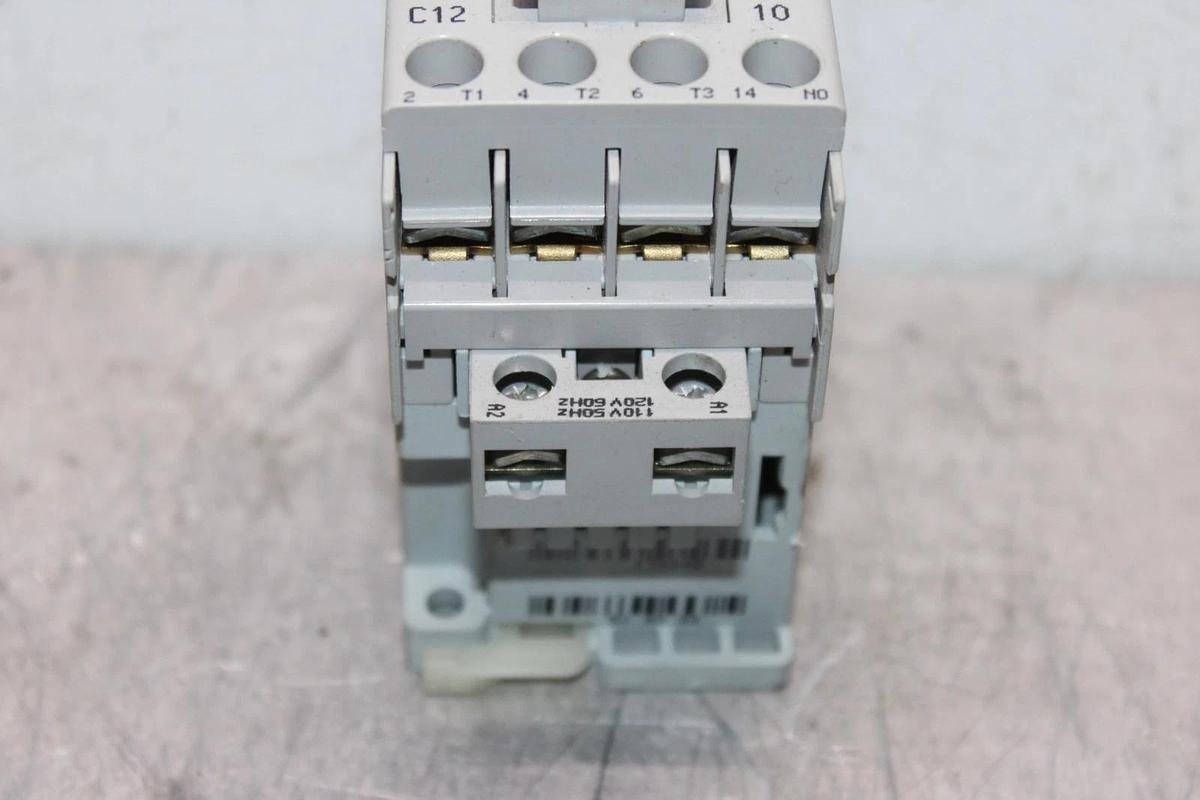 Used ALLEN BRADLEY CONTACTOR 100-C12*10 600 VAC 25 AMP 10 HP COIL: 120 VAC