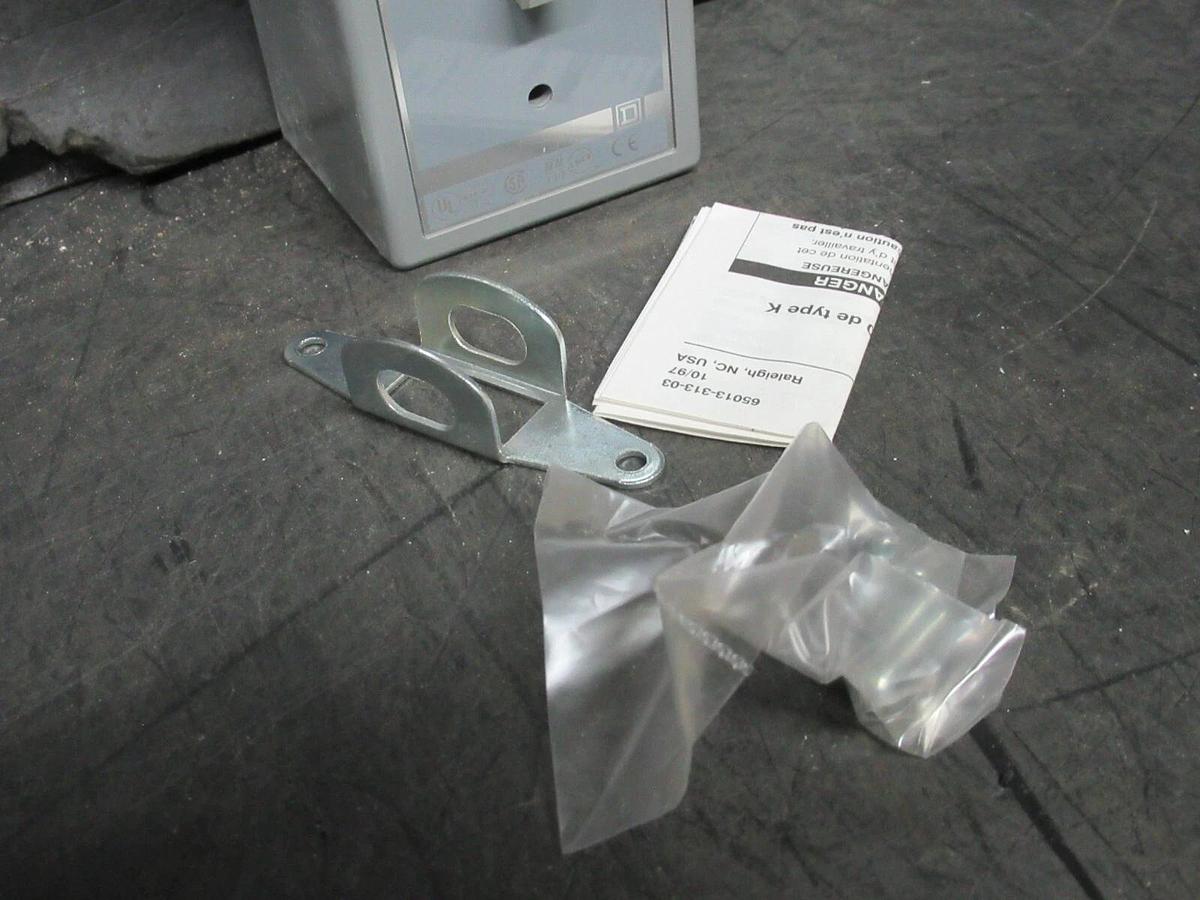 NEW SURPLUS SQUARE D FHP MANUAL MOTOR STARTER 2510KG1 ENCLOSURE TYPE 1 10 HP