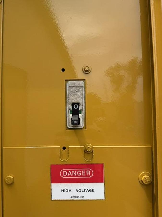 Used 30 KW DIESEL GENERATOR ELLIOTT 120/240V RE-CONNECTABLE SOUND ENCLOSED 866 HRS