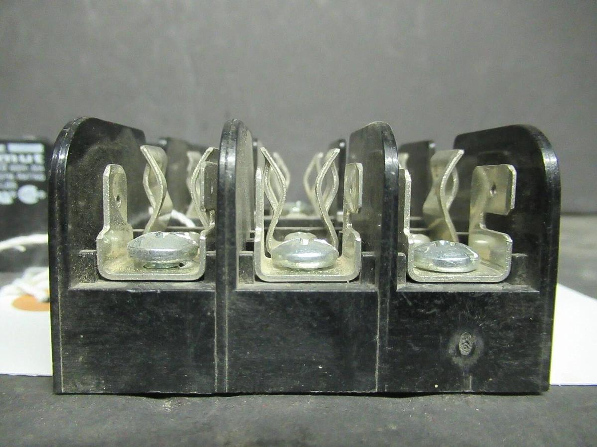 Used 2 PACK FERRAZ SHAWMUT FUSE LUG SET 30312 600 VOLTS 30 AMP **WARRANTY INCLUDED!**