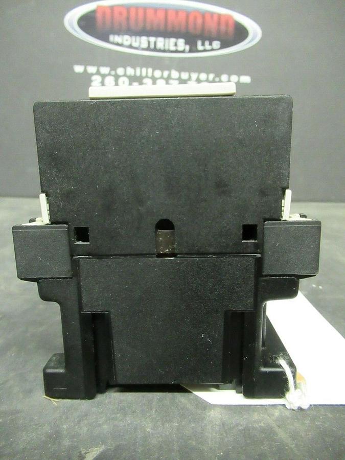 Used KLOCKNER-MOELLER CONTACTOR DIL R 31 600 VAC 15 AMP **WARRANTY INCLUDED!**