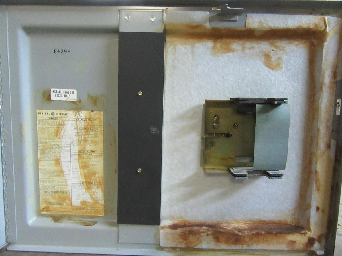 Used GE QMR PANELBOARD FUSIBLE DISCONNECT THFP366 600 AMP 600 VAC 500 HP 3-PHASE