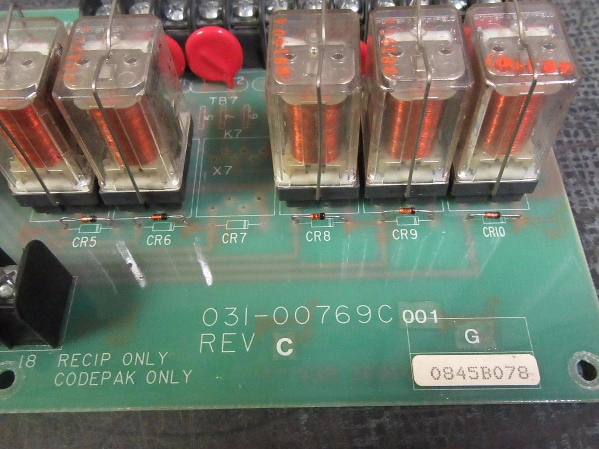 Used YORK CHILLER CIRCUIT BOARD RELAY MODEL/REVISION: 031-00769C001 REV C