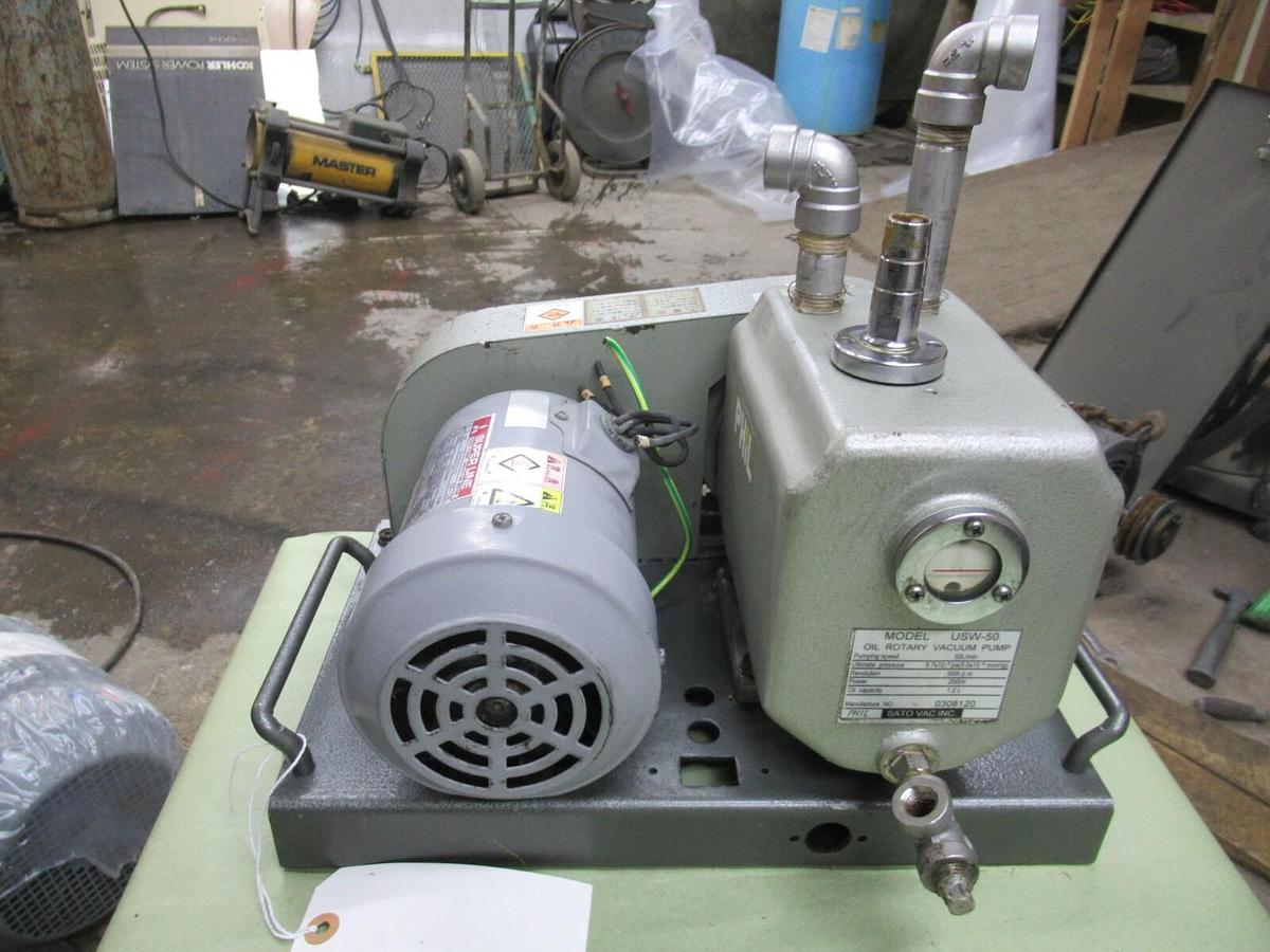 Used PHIL / SATO VAC VACUUM PUMP USW-50 0308120 50L/MIN 600 RPM 200 WATT W/ MOTOR