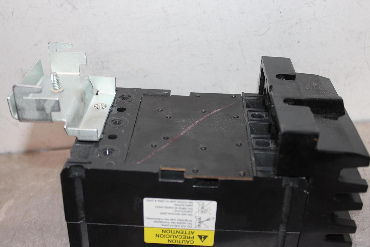 Used WESTINGHOUSE CIRCUIT BREAKER DA3400NY 2-POLE 240 VAC 400 AMP