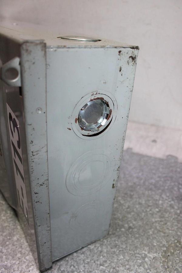 Used ITE ENCLOSED DISCONNECT SWITCH NF353 100 AMP 600 VAC TYPE 1 ENCLOSURE HEAVY DUTY