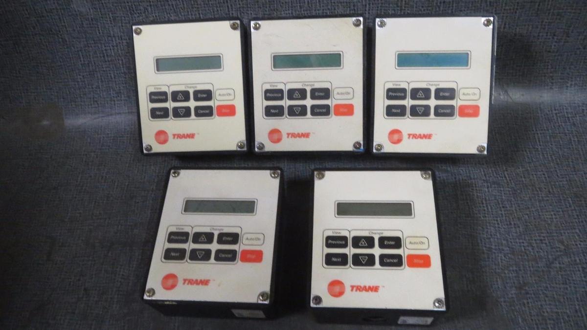 Used (1) TRANE COMM LINK CHILLER DISPLAY INTERFACE 24 VAC X13650483-02 HMI