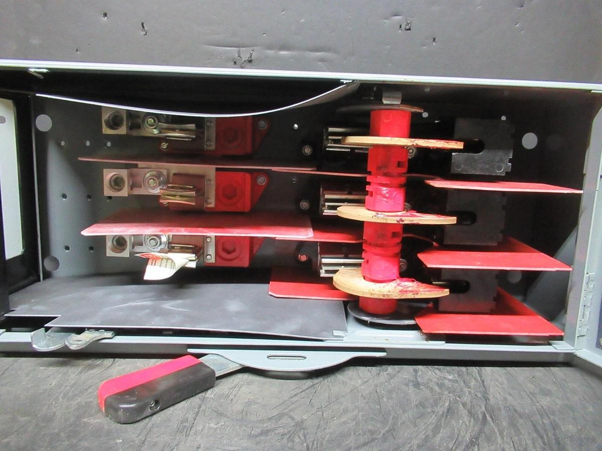 Used SQUARE D FUSIBLE PANELBOARD QMB-324 SER. D2 200 AMP 3-POLE 240 VAC 60 HP