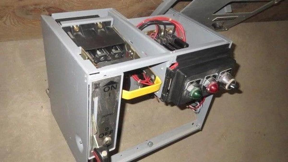 Used SQUARE D 12" MCC BUCKET 480 VAC W/ 15 AMP FHP BREAKER & NEMA SIZE 1 STARTER