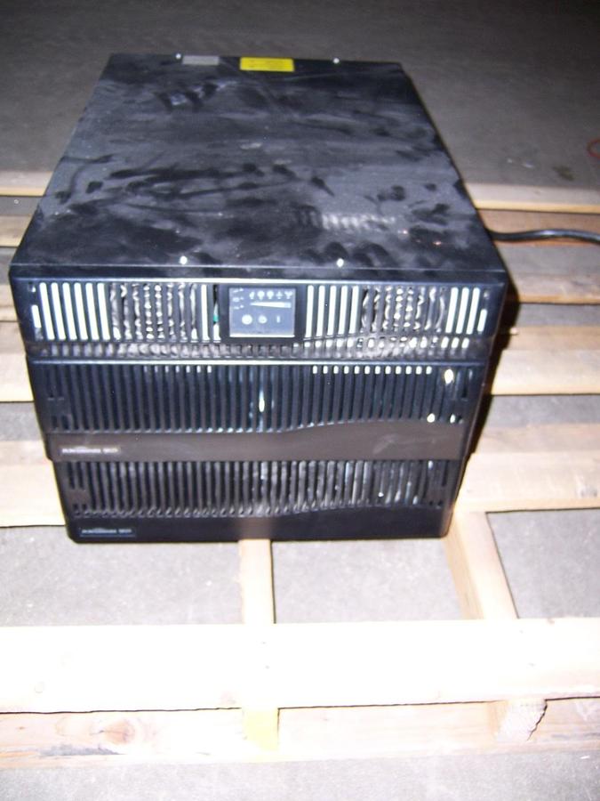 Used CONTROLLED POWER COMPANY UPS SYSTEM MD6000 1 PH 240 / 208 VAC 22 / 25 AMPS