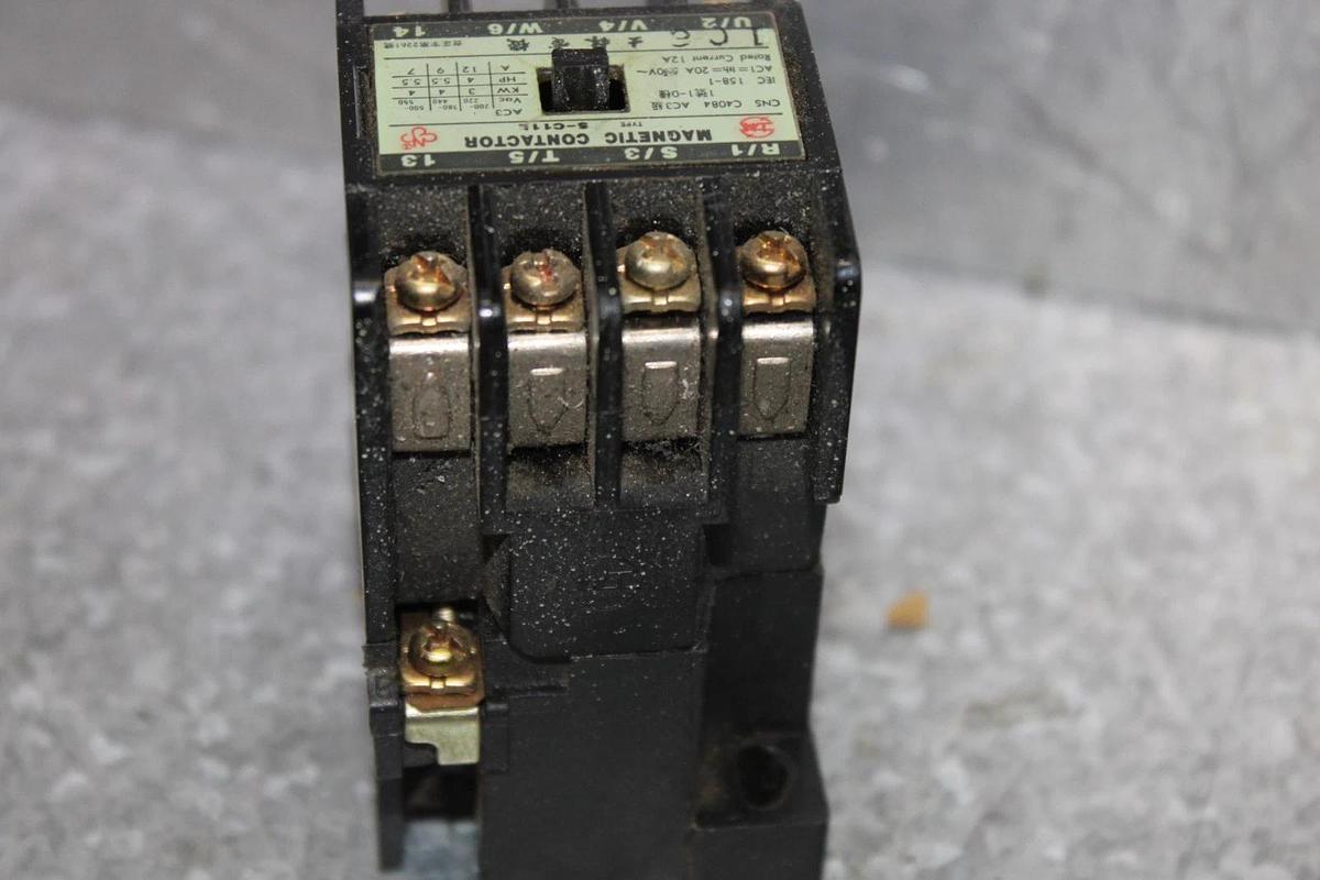 Used MAGNETIC CONTACTOR CNS-C4084 S-C115 12-20 AMP 540 VAC COIL: 200V
