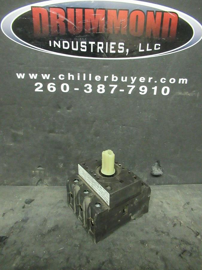 Used KLOCKNER MOELLER 60 AMP TWIST PANEL DISCONNECT SWITCH P3-63 40 HP @ 460 VAC 3 PH
