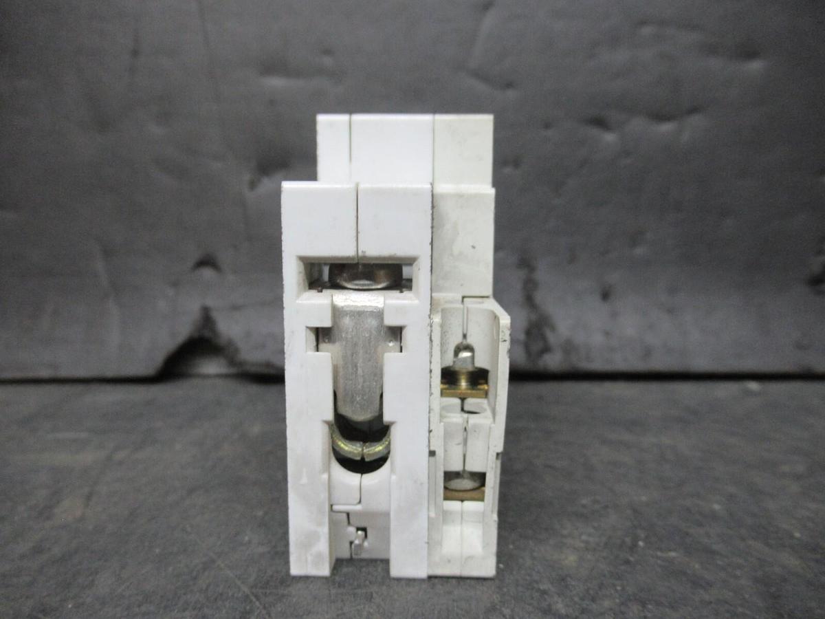 Used SIEMENS CIRCUIT BREAKER 5SX21 B10 10 AMP 277 VAC 1-POLE W/ 5SX9100 AUXILLIARY