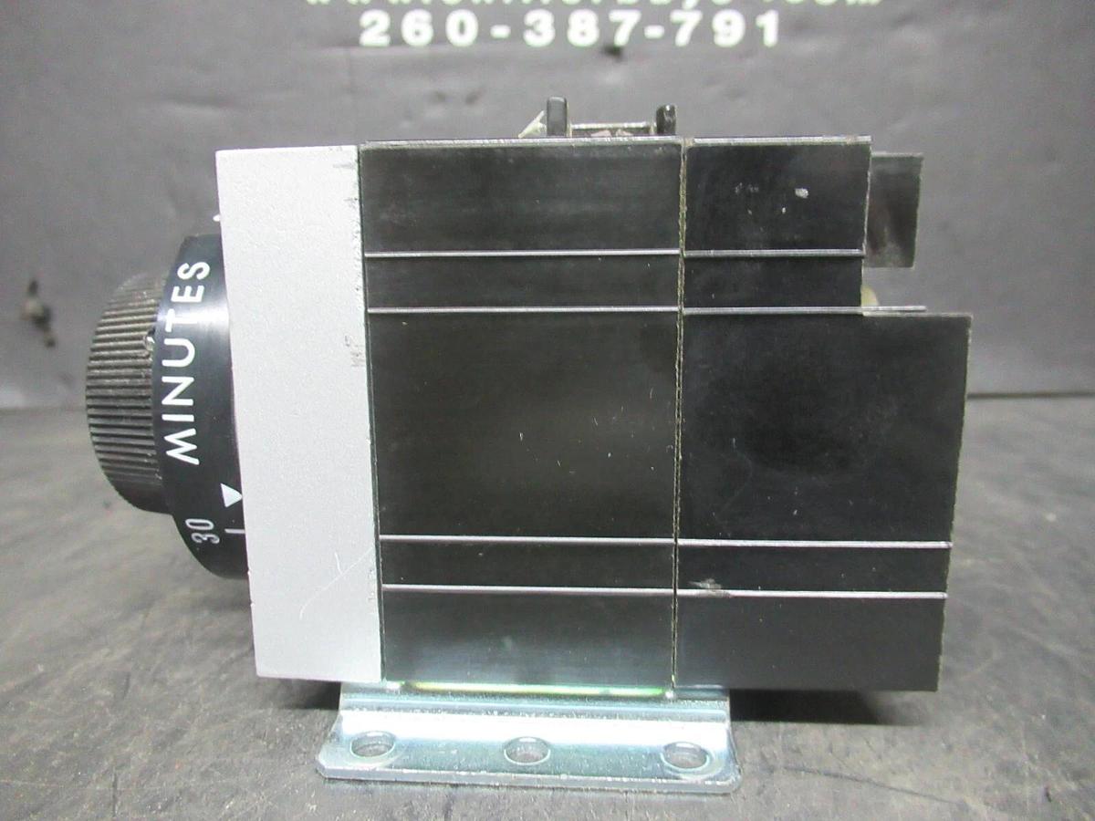 Used AGASTAT TIME DELAY RELAY 3-30 MINUTES 7012NH 48 VDC VOIL 600 VAC 10 AMP