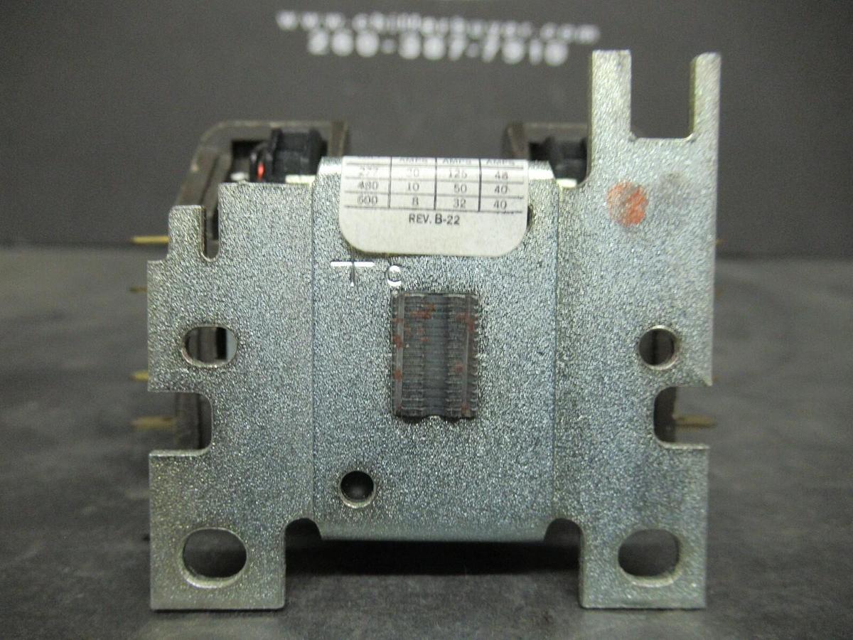HONEYWELL CONTACTOR R8243 B 1013 30 AMP 48 AMP/RES 277 VAC 60 HP COIL: 24 V