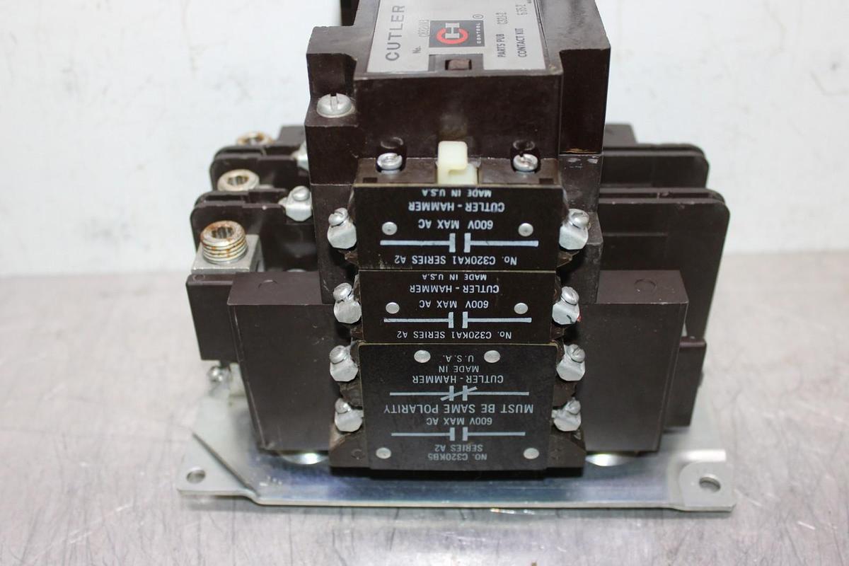 Used CUTLER-HAMMER CONTACTOR C832JN3 NEMA SIZE 3 120 AMP 600 VAC 3-POLE COIL: 120 V