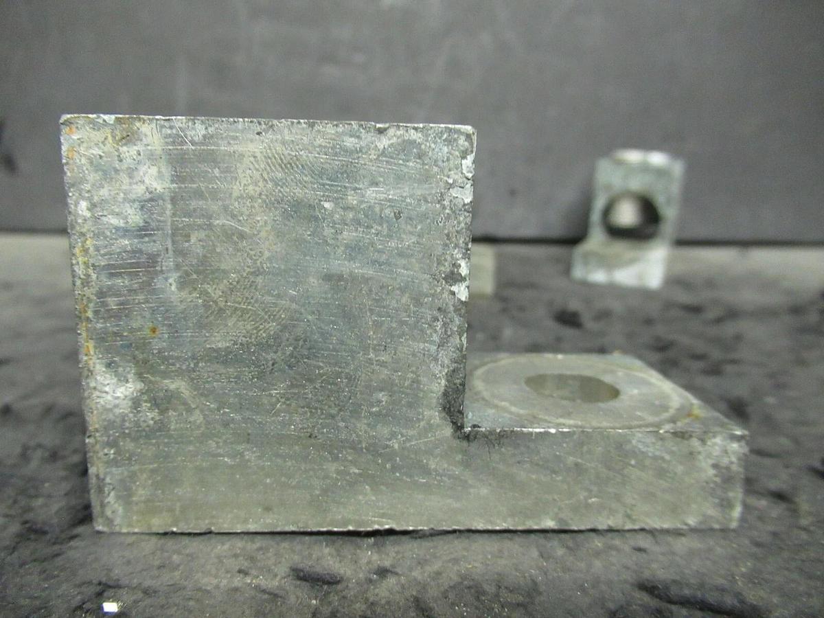 Used (3 QTY) SQUARE D DCC C-469 2 DOUBLE BARREL MECHANICAL CONNECTOR LUG TAPS 750MCM