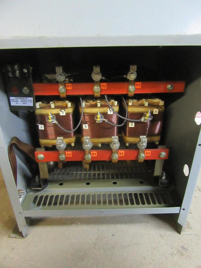 Used HAMMOND TRANSFORMER DM014JJ 14 KVA PRI: 460V SEC: 266V NEMA 3R