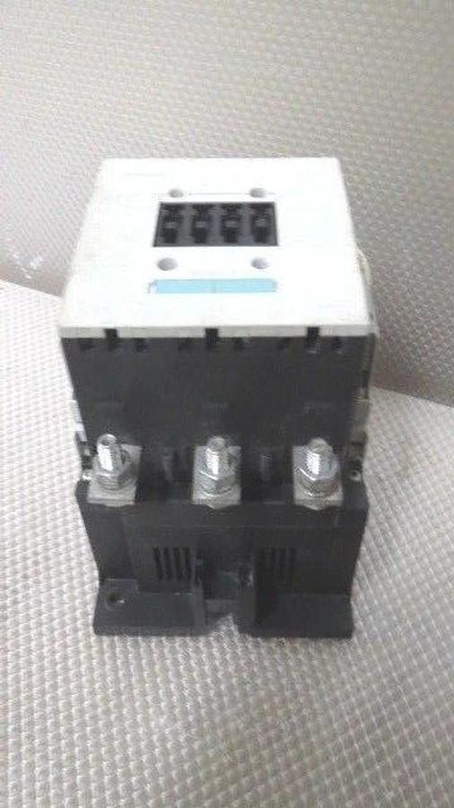 Used SIEMENS SIRIUS CONTACTOR 140 AMP 600 VAC WITH 127 V COIL MODEL 3RT1054-6