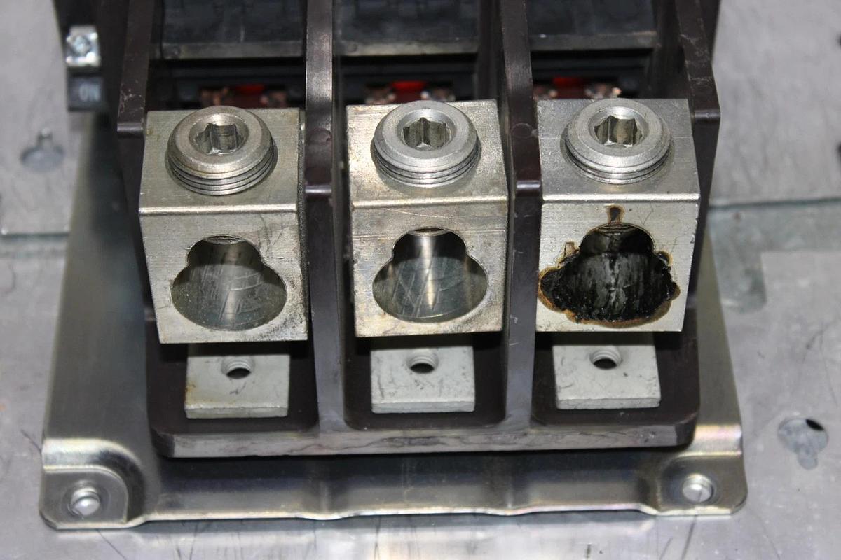 Used CUTLER-HAMMER NEMA CONTACTOR C10GN3 NEMA SIZE 5 270 AMP 600 VOLT 3-PHASE