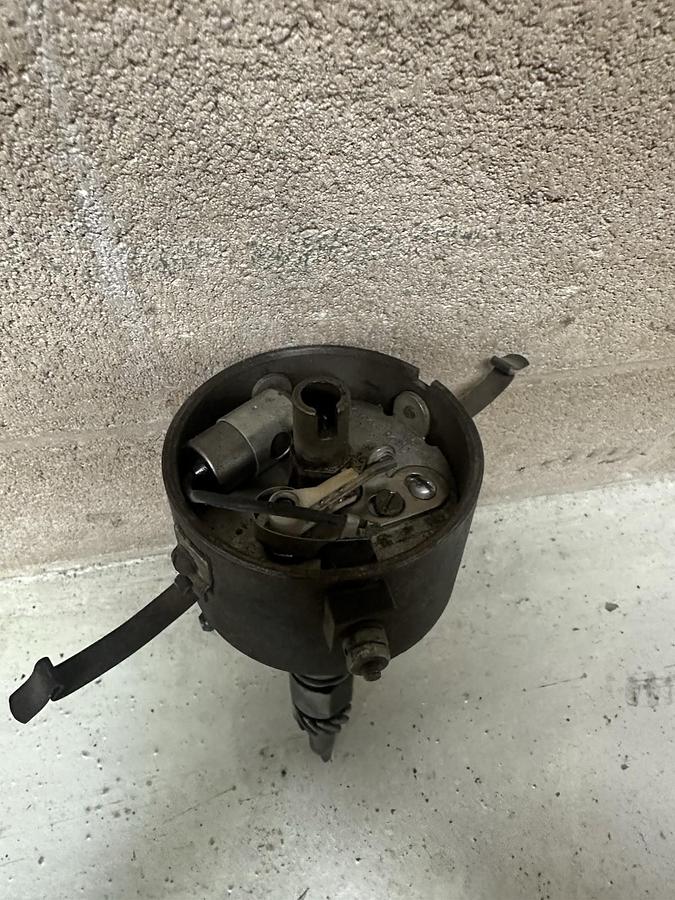Used GM Delco Remy #  1112389-3C06 Distributor 6cyl Chevy