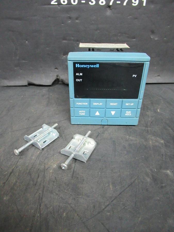 Used HONEYWELL BURNER CONTROL KEYBOARD DISPLAY UDC2000 MINI-PRO DC200C-0-010-1000B0-0