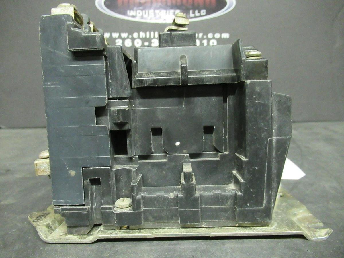 Used ALLEN BRADLEY CONTACTOR 500-A0D93 SER. B 18 AMP 600 VAC 5 HP COIL: 240 V