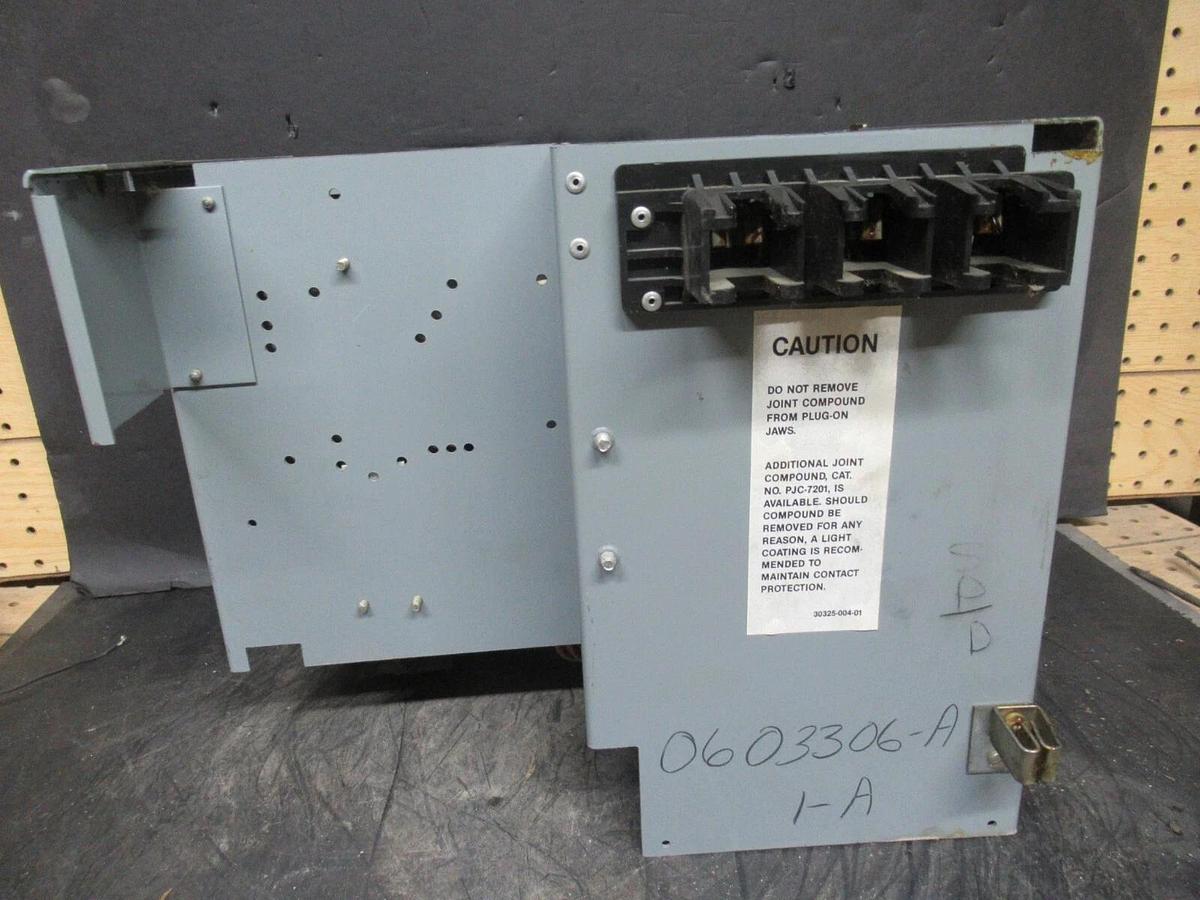Used SQUARE D MCC MOTOR CONTROL STARTER 12" MODEL 5 W/ 8536SCO3 STARTER NEMA 1 30 AMP