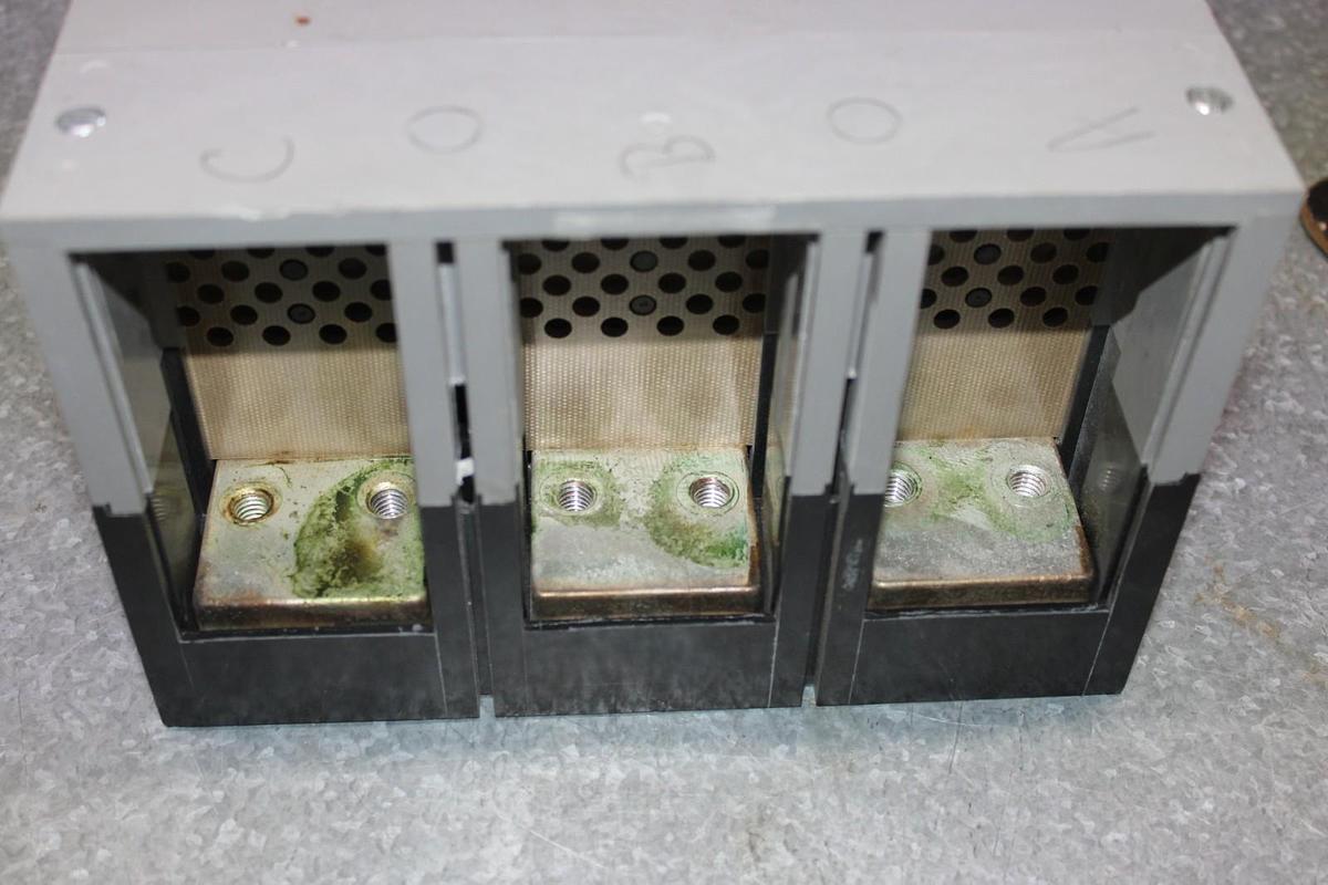 Used SIEMENS SENTRON CIRCUIT BREAKER MD63F800 800 AMP 600 VAC 3-POLE **WARRANTY**