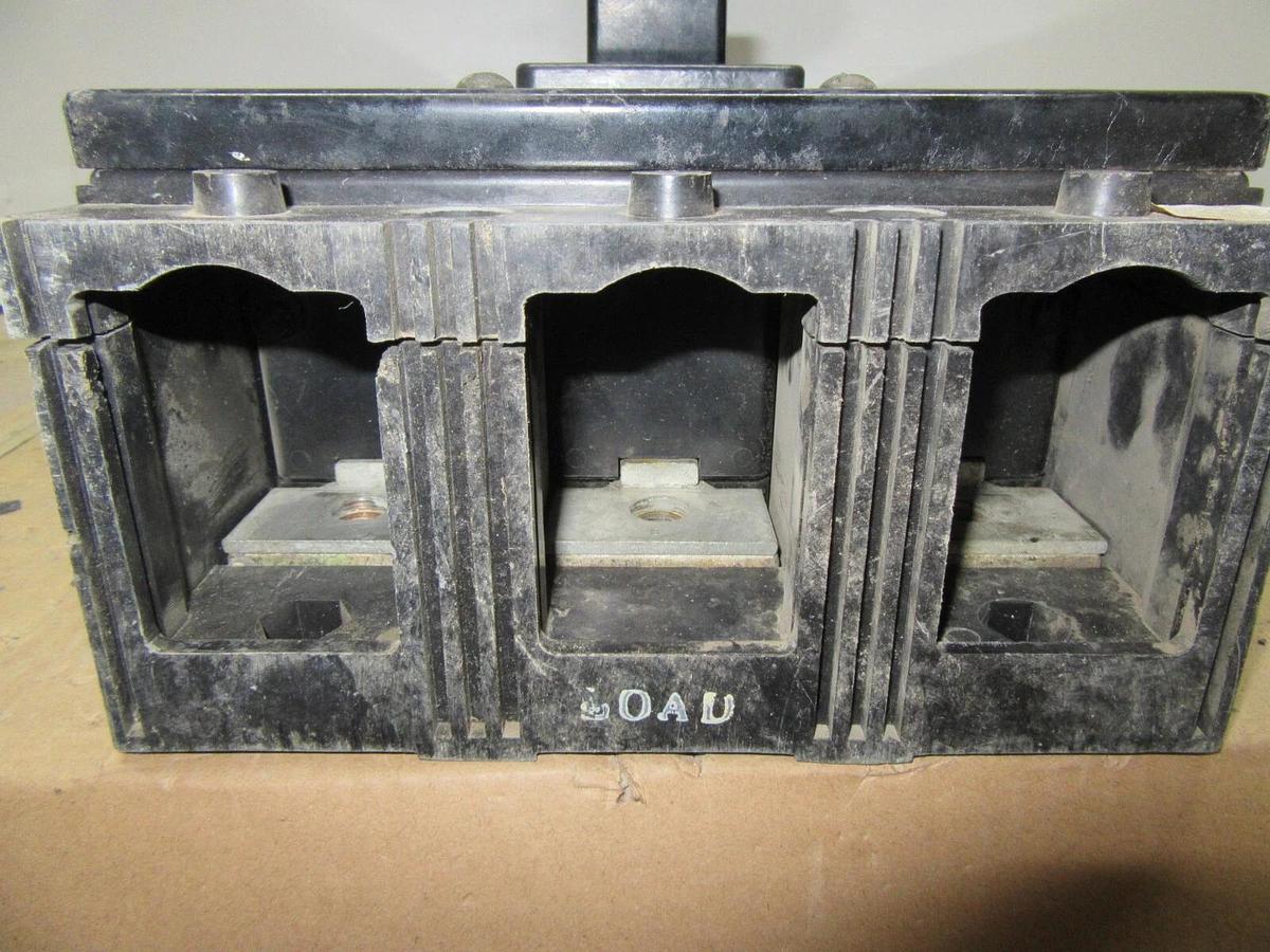 Used SQUARE D CIRCUIT BREAKER MA3800F 800 AMP 3-POLE 600 VAC W/ FACE COVER