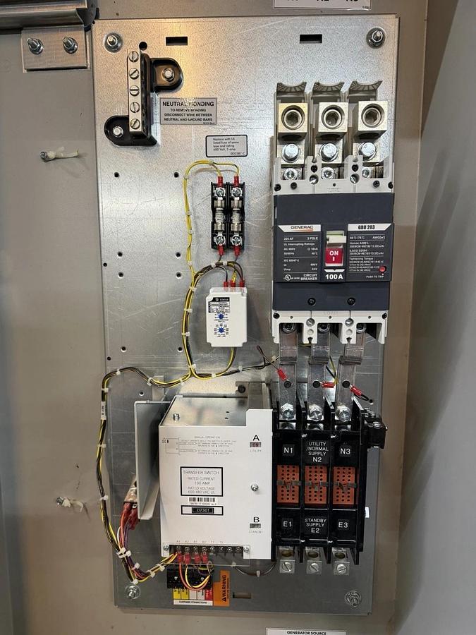 Used GENERAC AUTOMATIC TRANSFER SWITCH RTSW100G3 120/208V 100 AMP 60 HZ **WARRANTY**