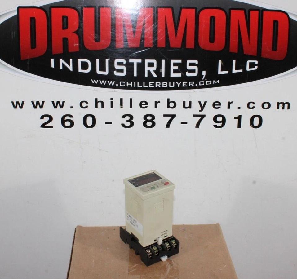 Used FUJI ELECTRIC TEMPERATURE CONTROLLER PXZ4PBY2-0B000 24 VAC 15 VA