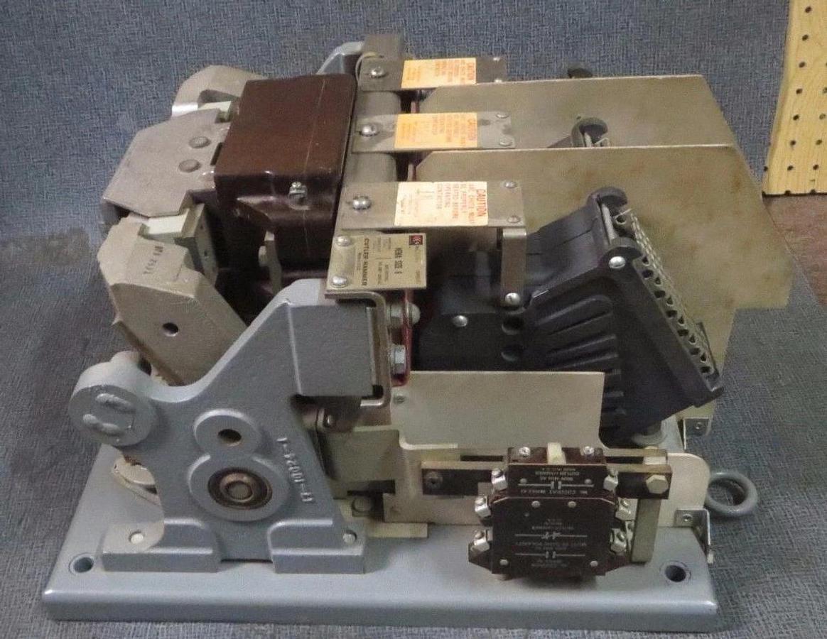 Used CUTLER-HAMMER CONTACTOR C10JN3 NEMA SIZE 6 540 AMP 600 VAC 3-POLE 3-PHASE